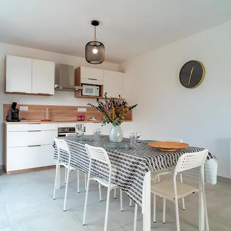 Le Bas Du Nelud - Appt Dans Maison Avec Jacuzzi Appartamento *